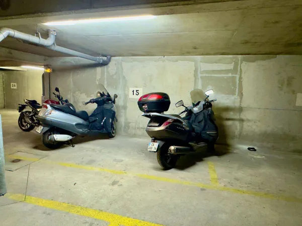 Parking 9 m² 