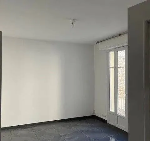 Studio 1 pièce 33 m² 
