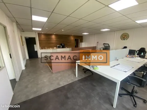 Bureau 106 m² 