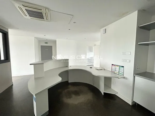 Bureaux 126 m² 