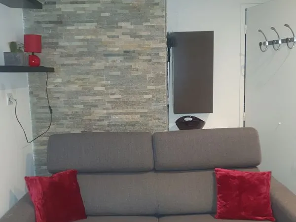 Location hiver 2 pièces 30m2 : 900/mois 