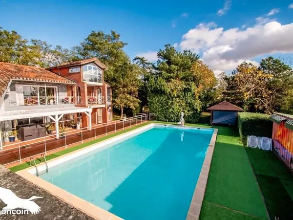Maison 10 pièces 450 m² 