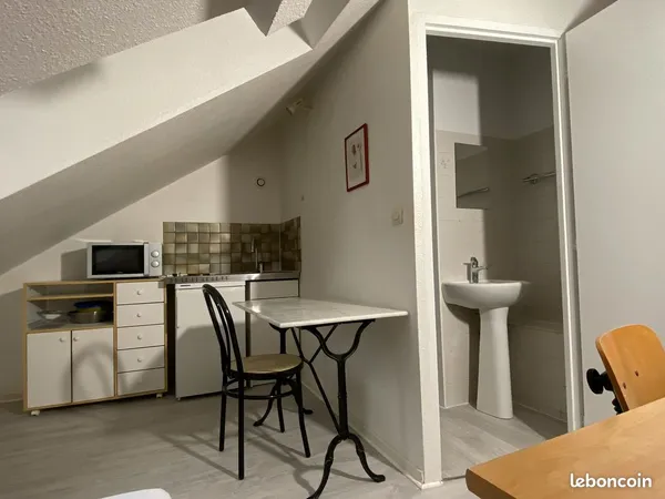 Studio meublé à louer 