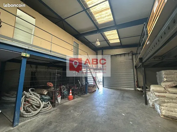 Local d'activité 600 m² 