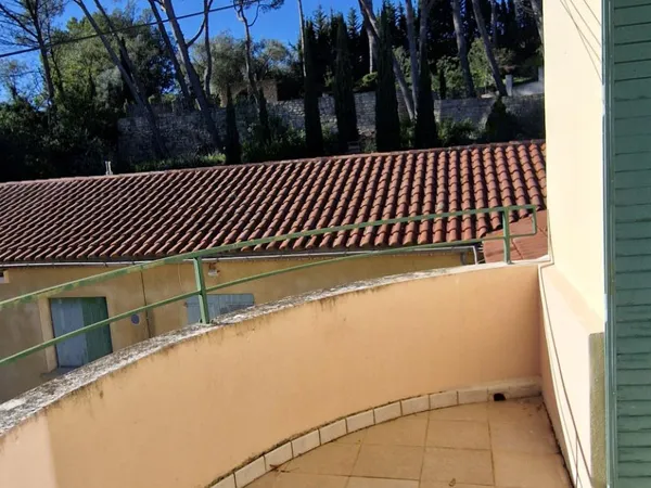 Maison pont saint esprit 30130 