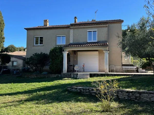 Maison avec deux appartements 