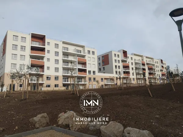 Studio 1 pièce 30 m² 