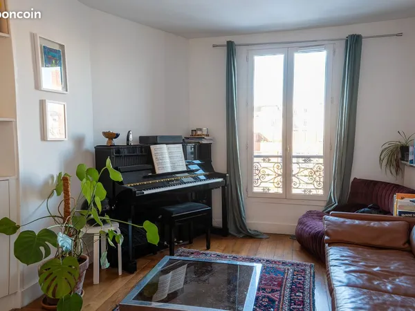 Appartement duplex 18ème, lumineux et sans vis à vis 