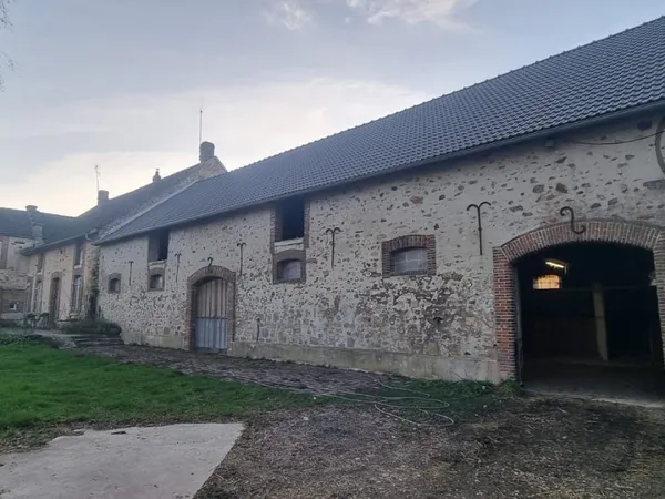51- Corps de ferme à rénover 