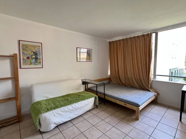 Studio 1 pièce 25 m² 