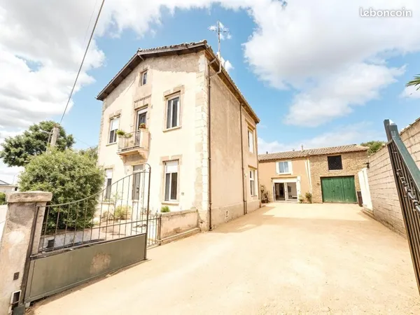 Maison de village 5 pièces 220 m² 