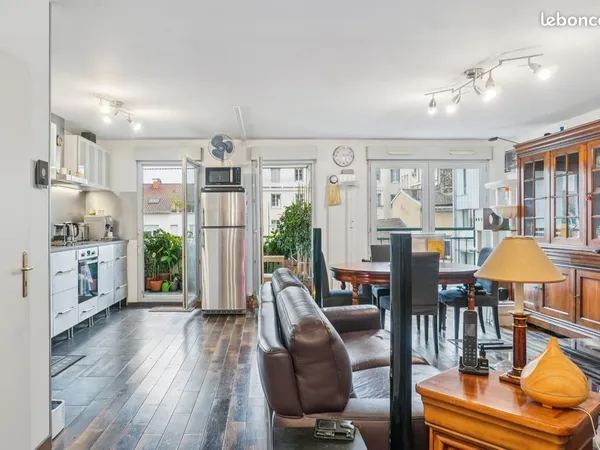Appartement T4 Confluence avec balcons et cave 