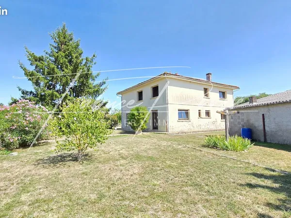 Parking/box 6 pièces 186 m² 