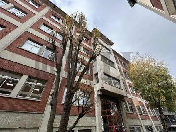 Bureaux 184 m² 
