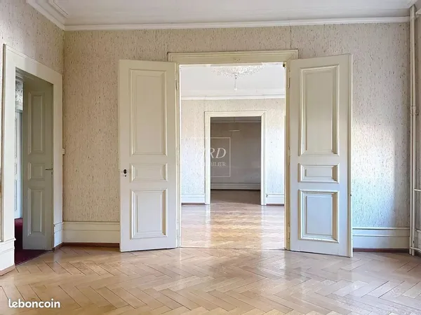 Appartement 6 pièces 156 m² 