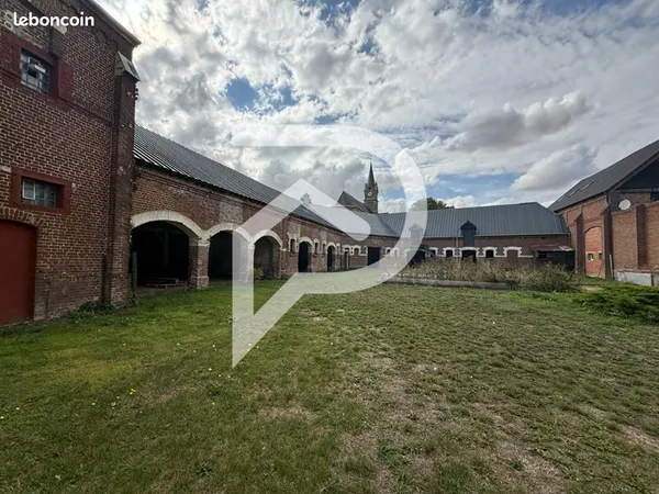 Grange 10 pièces 1 280 m² 