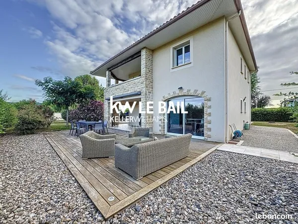 Maison 8 pièces 220 m² 