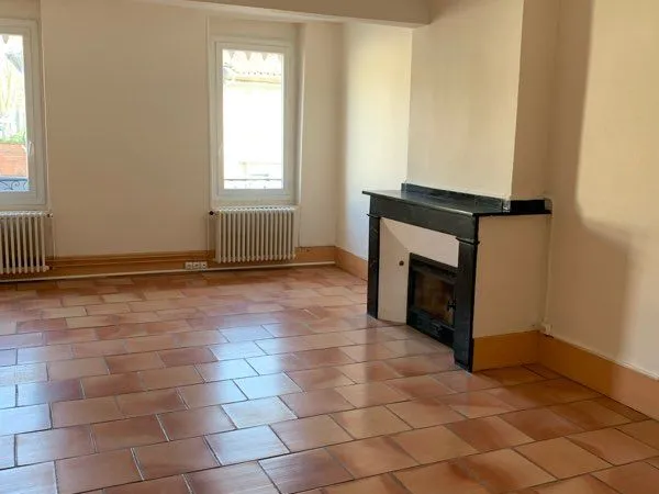 Appt. 160m2 plein centre Lévignac 