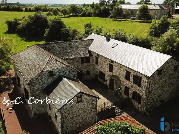 Propriété 8 pièces 373 m² 