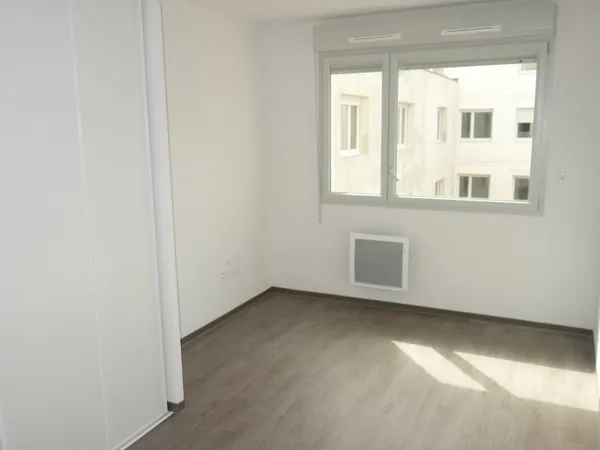 Studio récent Près d'Arènes 