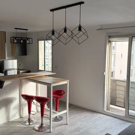 T3 lumineux et spacieux à la Timone 