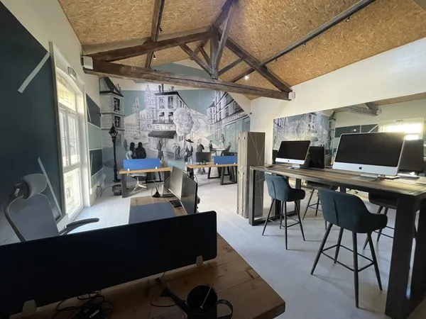 CENTRE VILLAGE LOCAL COMMERCIAL / PROFESSIONNEL 