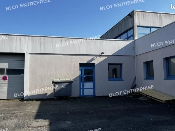 Bureaux 200 m² 