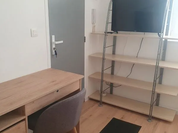 Studio meublé 