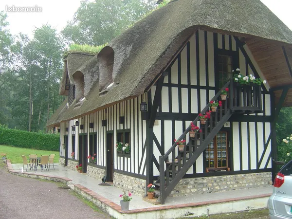 Belle chaumiere normande 