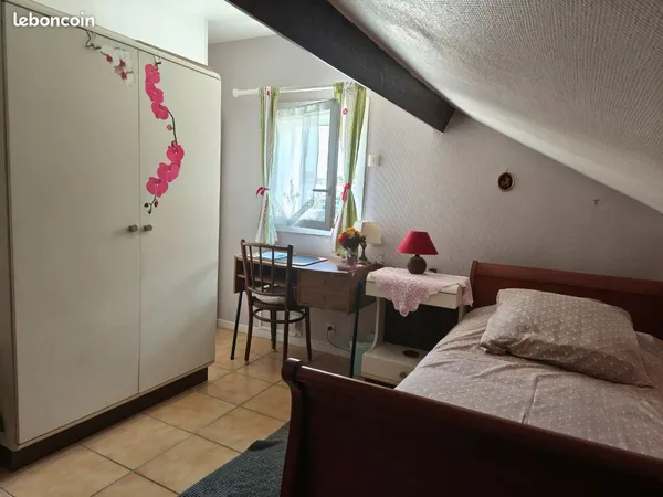 Loue chambre meublée chez habitant 