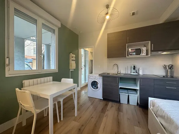 Studio 1 pièce 18 m² 