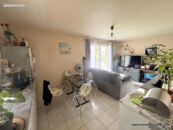 Studio 1 pièce 32 m² 