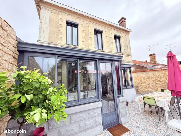 Maison 6 pièces 237 m² 