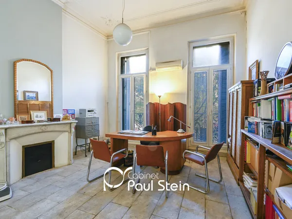 Exclusif ! Appartement T3 à double destination avec cachet d 