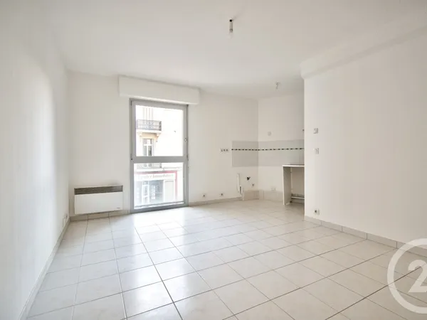 Studio 1 pièce 28 m² 