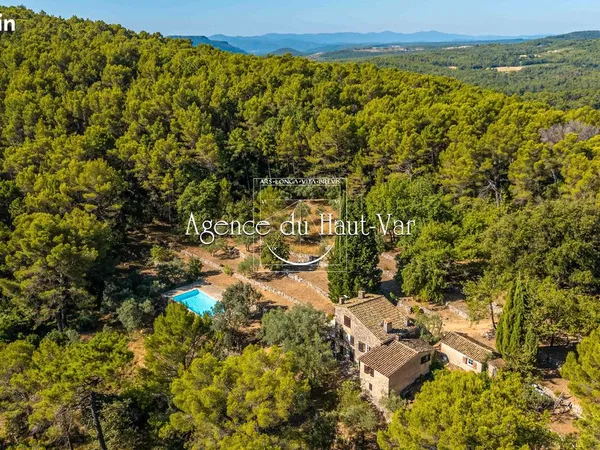 Mas en pierres 8,5 Hectares 