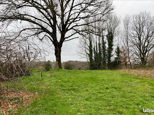Terrain 1 011 m² Saint Paul La Roche 