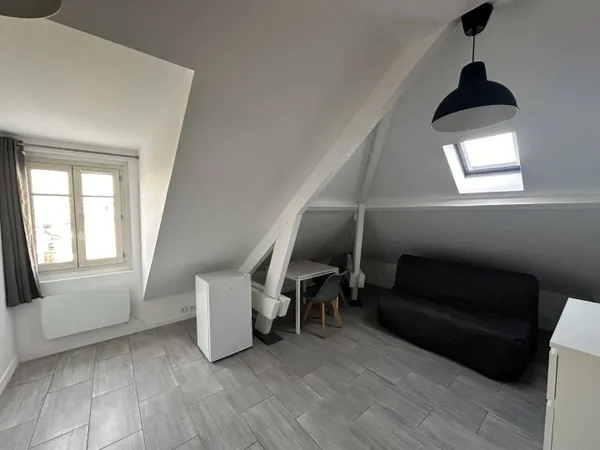 Studio 1 pièce 13 m² 