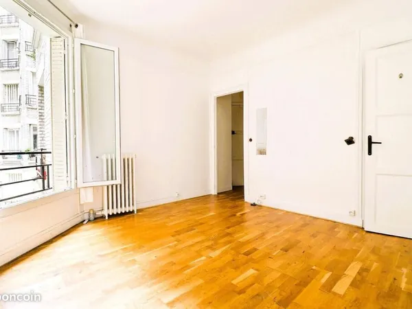 Studio 1 pièce 19 m² 