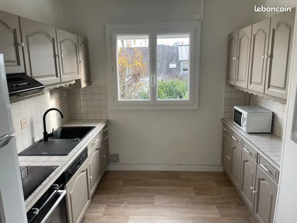 Maison copropriété T3 65 m2 refait à neuf au 1er étage avec garage, cave, grenier et jardin 
