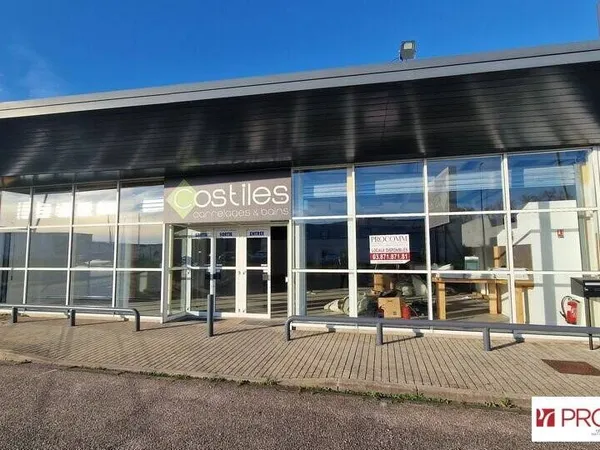 Local commercial 306 m² 