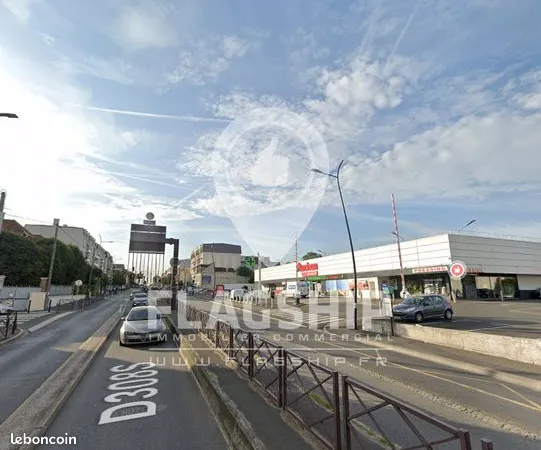 Boutique 250 m² 