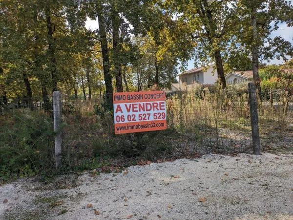 Terrain constructible 400 m² 