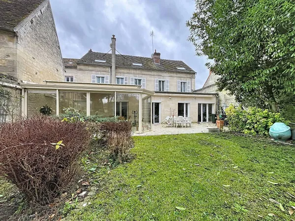 Maison 8 pièces 327 m² 
