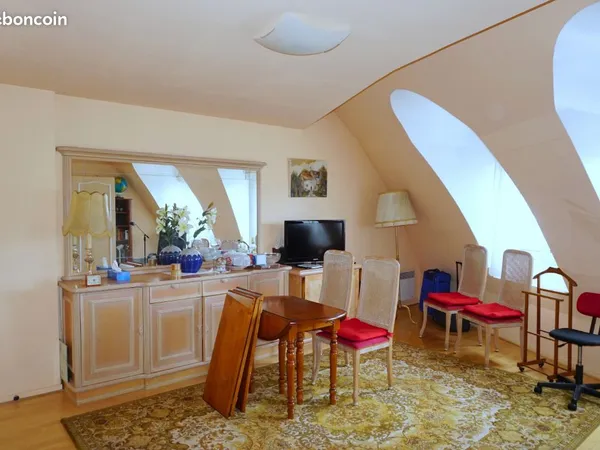 Studio 1 pièce 30 m² 