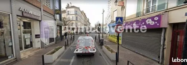 Commerce cadeaux/fleurs 291 m² 