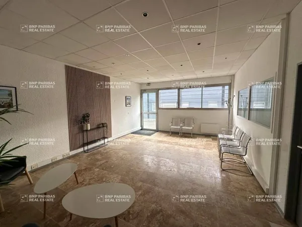 Bureaux 64 m²