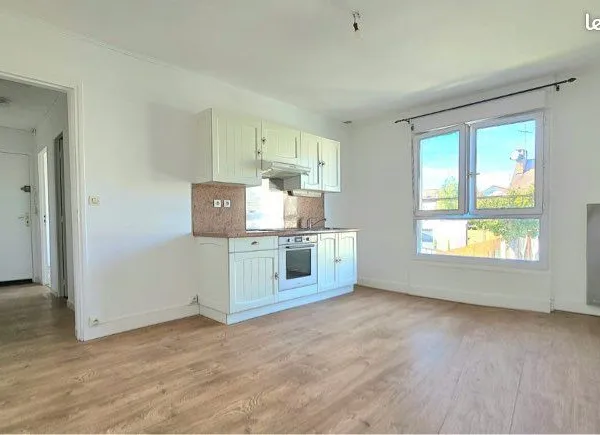 À louer - Beau 2 pièces lumineux 40 m² - Savigny-sur-Orge (Quartier Cherchefeuilles) 