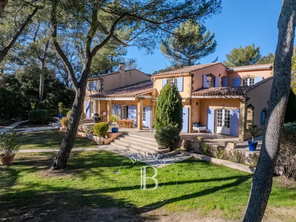 EXCLUSIVITE - LA BASTIDE DE JOURDANS - MAISON 376M2 - 6 CHAMBRES 