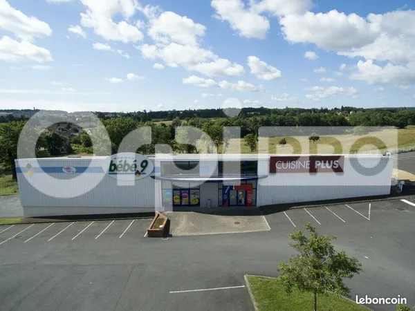 Local commercial 630 m² 
